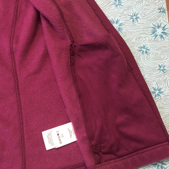 COLUMBIA Women’s magenta vest, size medium - Picture 4 of 6